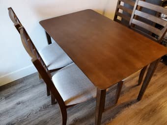 Dining Table + 4 Chairs 1