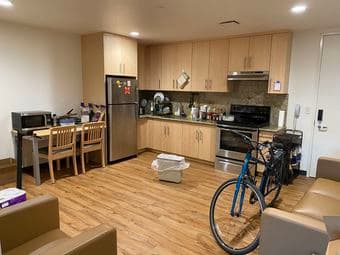 On campus EVGR C 2b2b premium sublet 1b August-September 2