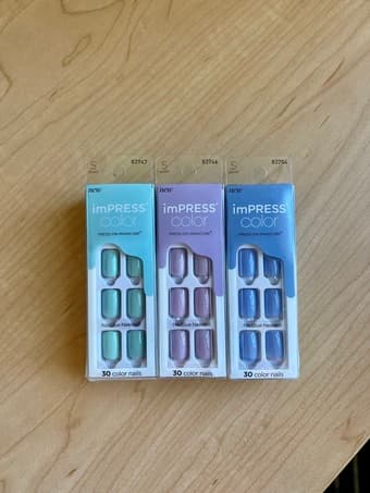 KISS PRESS ON NAILS (BRAND NEW!) 1