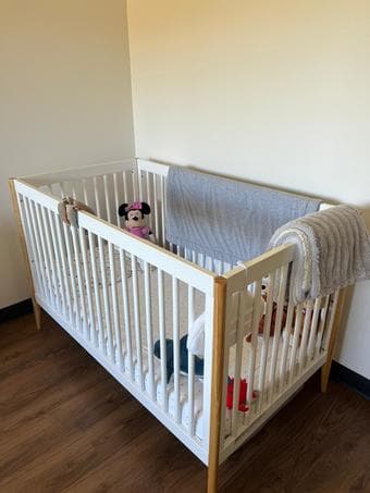 Ikea Crib + mattress 1
