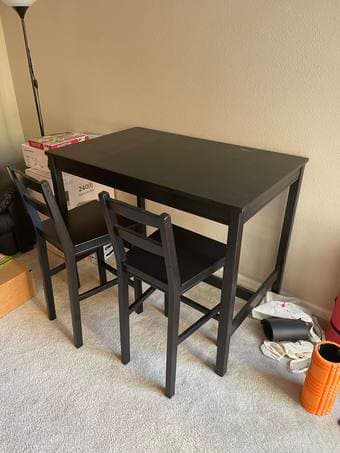 Giving away two desks for free 2