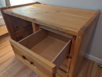 Solid wood desk with spacious drawers 2