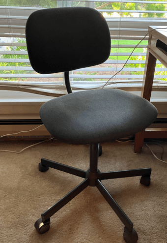 Moving sale - office chair, posters, kitchen stuff, vases, purses etc. 2