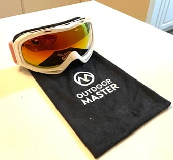 very new Ski goggles 1