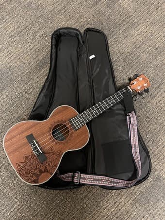 Selling acoustic-electric tenor ukulele 1