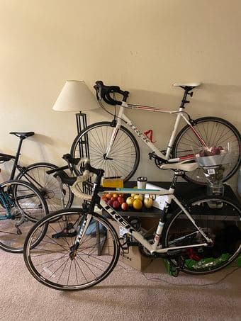 beautiful WHITE TREK LEXA SL ROAD BIKE ORIGINAL OVER 1300 1