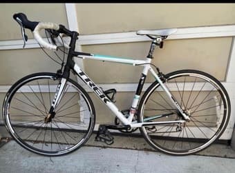 beautiful WHITE TREK LEXA SL ROAD BIKE ORIGINAL OVER 1300 2