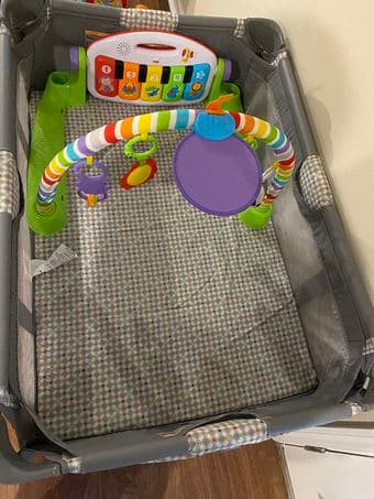 Graco pack and play 1