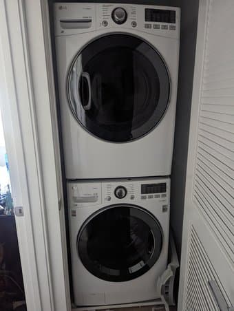 1bd/1ba in 2bd/2ba in Menlo Park, Next to Safeway, Laundry In-Unit! 2