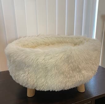 *excellent condition* adorable cat or dog bed 2