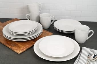 16 piece Porcelain Dinner set (New & Unboxed) 2