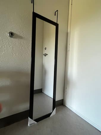 Like-New over the door mirror 1
