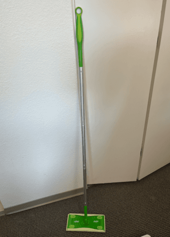 Swiffer Sweeper Mop 1