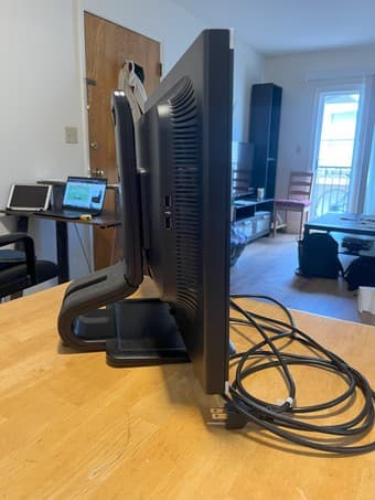 24" HP monitor with HDMI and USB-C connection 2