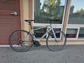 Large Norco Storm 4 Mountain Bike w/ lock & light 1