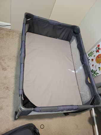 Graco Pack n Play dome + organic mattress 1