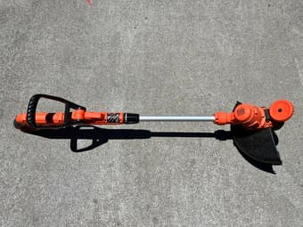 Electric Trimmer / Lawn Edger (Black+Decker G900) 1