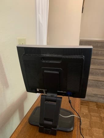 HP L1940 19 INCH FLAT PANEL 2