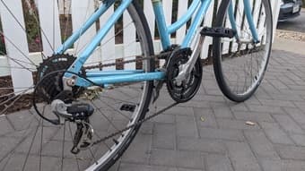 Bike for sale (HALF PRICE). Helmet + D-Lock included 2