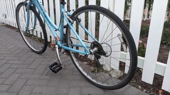 Bike for sale (HALF PRICE). Helmet + D-Lock included 4