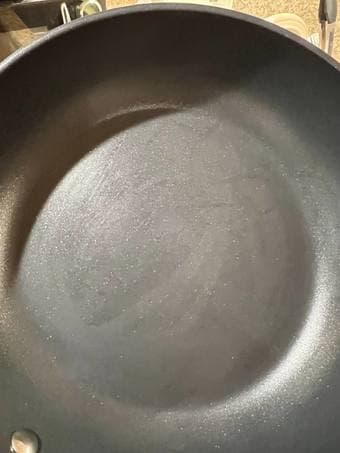 2 set non-stick pans - 8.5 and 10 inch 3
