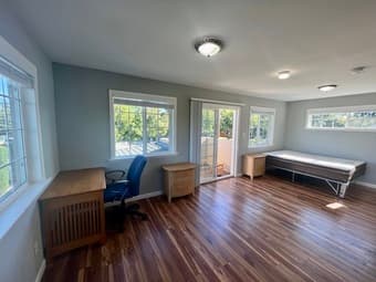 Furnished Master bed/ with an attached bathroom available - 10/2/2023 1