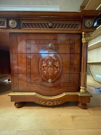Beautiful wood desk 2