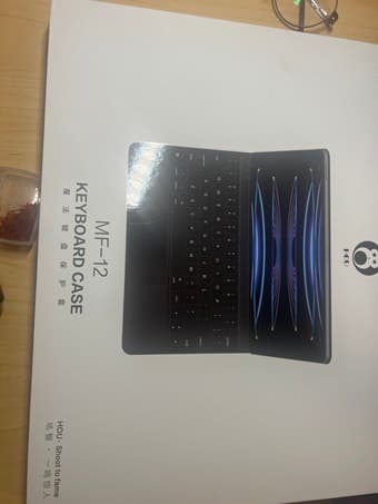BRAND NEW iPad Pro w/ keyboard 3
