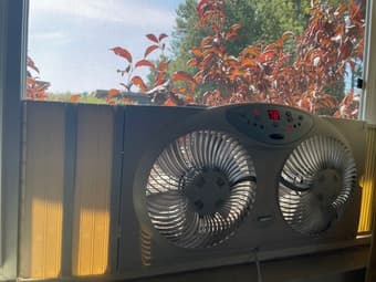 Bionaire 3-speed window fan 2