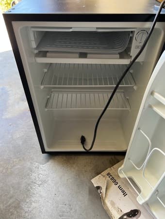 Emerson 2.8 cubic foot mini refrigerator 2