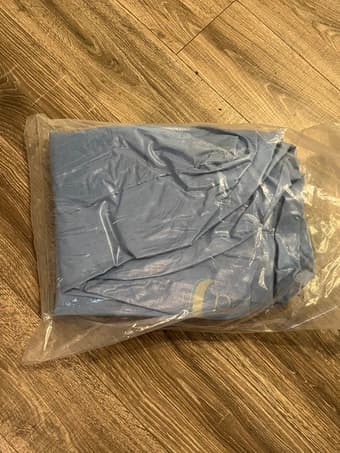 Single size airbed with two blankets thrown in free 1