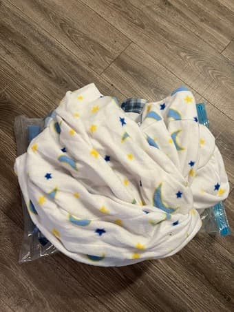 Single size airbed with two blankets thrown in free 2