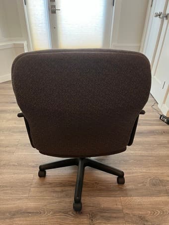 Comfortable Desk Chair 1