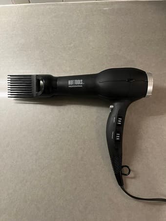 Hair Dryer with comb attachment 2