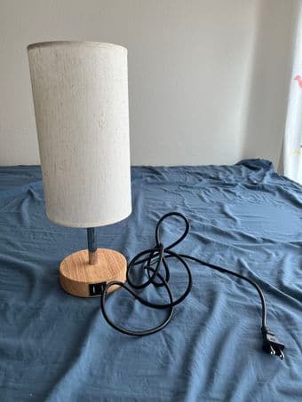 Bedside Lamp with USB Port 1