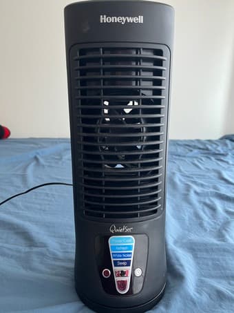 Honeywell QuietSet Personal Table Fan 1