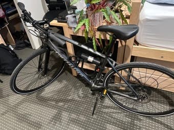 Specialized Sirrus Sport Commuter Bike 1