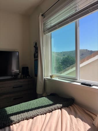 Available Now - Bedroom in Oceanview Pacifica House Available - Sublet 3