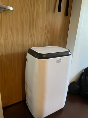 Air conditioner BLACK+DECKER 8,000 BTU portable window A/C 2
