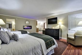 Walking distance to Stanford University - Affordable Elegant Studio $1,625 - www.Stanfordstudentlodge.net 3