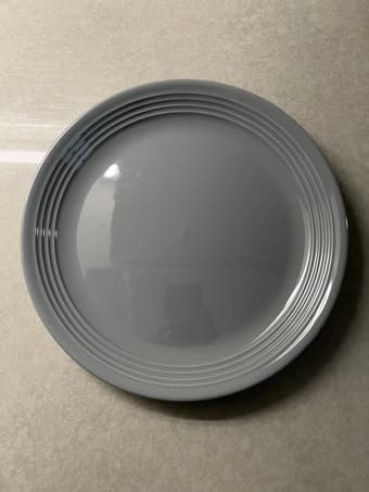 Bundled good quality 8 piece stoneware dish set 2