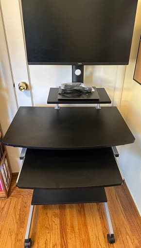 Small desk with wheels 1