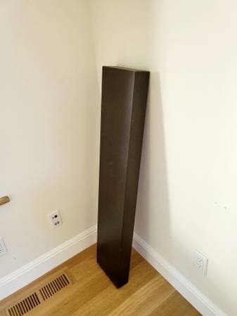 Pottery Barn Floating Shelf in great condition! 2