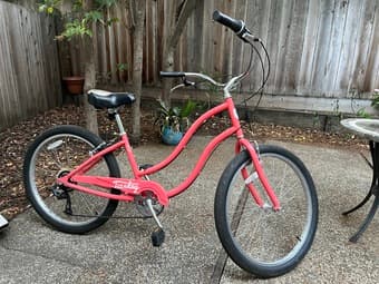 Women bicycle in good condition for sale 1