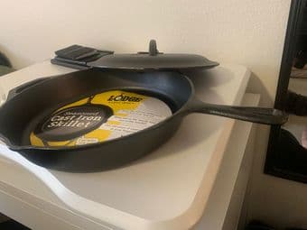 NEW 12 inch Lodge cast iron skillet 3