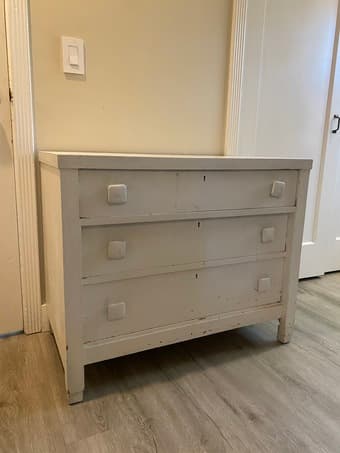 Chest of Drawers (white) 1
