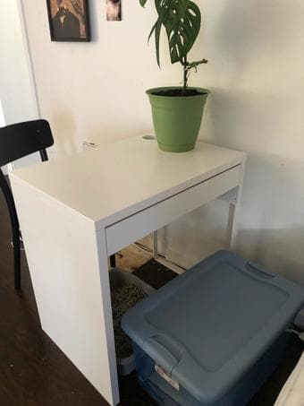 Desk w/ drawer 1