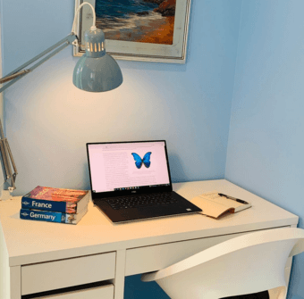Studio, fully furnished, kitchenette, private bathroom & entrance 2