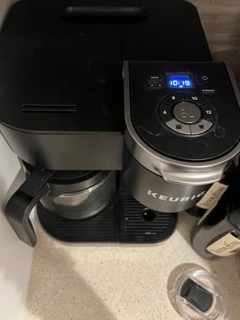 Keurig Coffee Pot and Pod maker 2