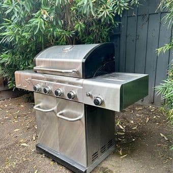 BBQ Grill & Propane Tank full 1